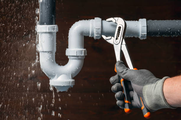Professional Drain Cleaning technician working in Valencia, CA
